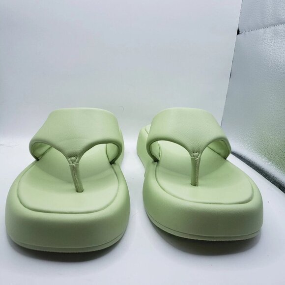Call it Spring Ladies' Size 10 MAKENA chunky Thong Sandals GREEN, Slides VEGAN - Picture 2 of 8